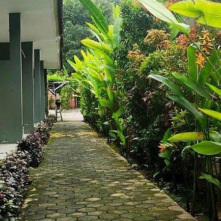 OYO 2864 Mangsit Garden Homestay Buitenkant foto