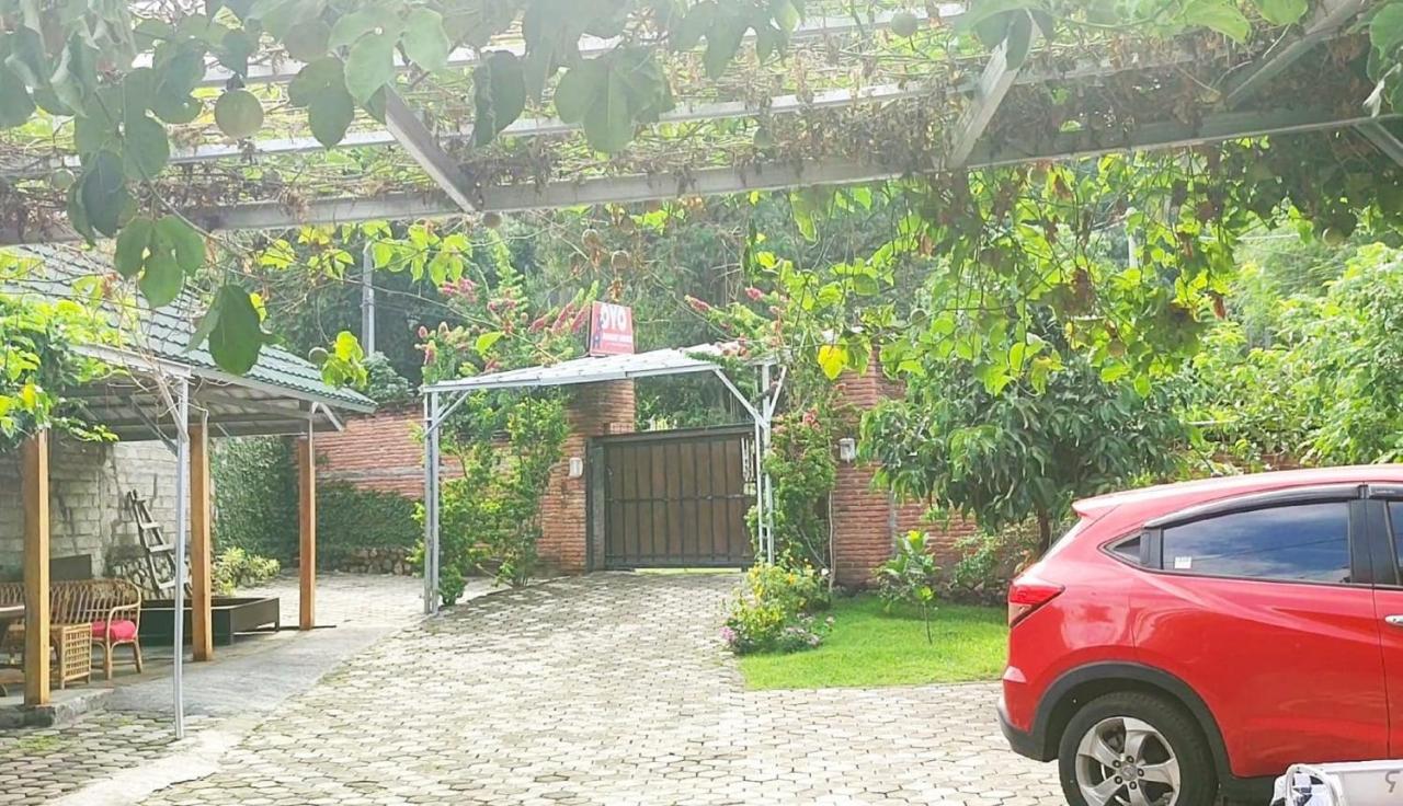OYO 2864 Mangsit Garden Homestay Buitenkant foto